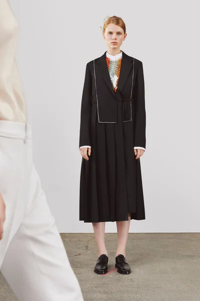 Look 10